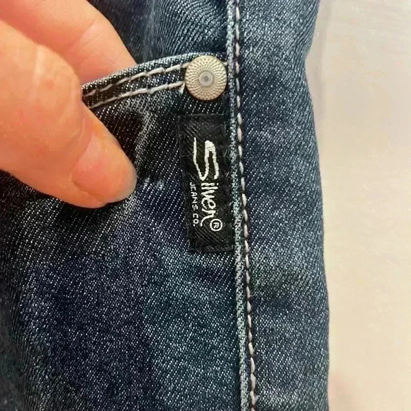 Girls Silver Jeans Co. blue Jean shorts size 16. NWT. - Picture 9 of 10